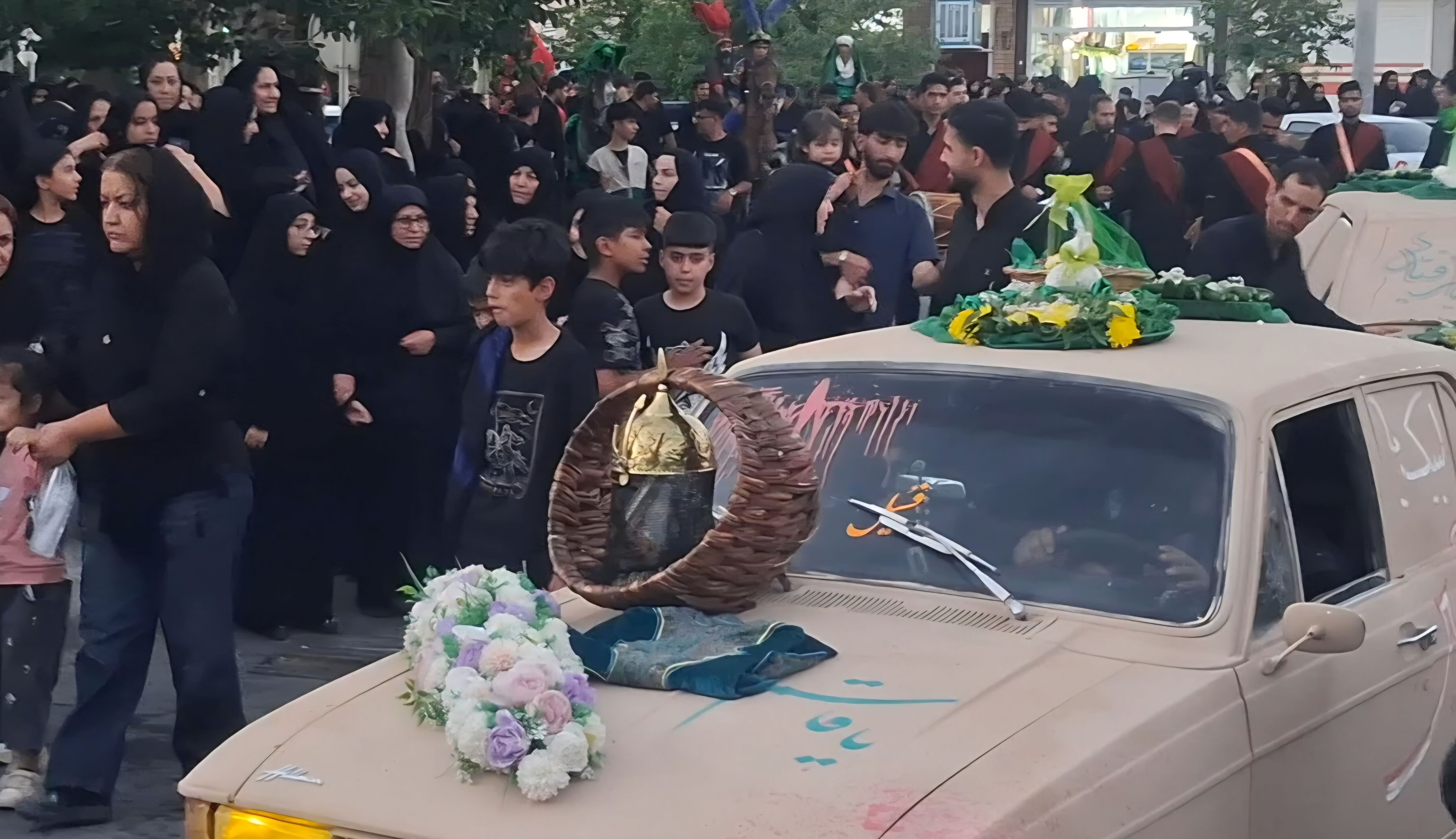نوجوانان عاشورایی کوهپایه هم‌نوا با کاروان کربلا در «احلی من العسل»