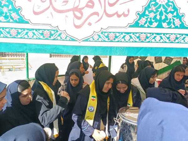 برپایی موکب حضرت فاطمه(س) در دبیرستان ام هانی
