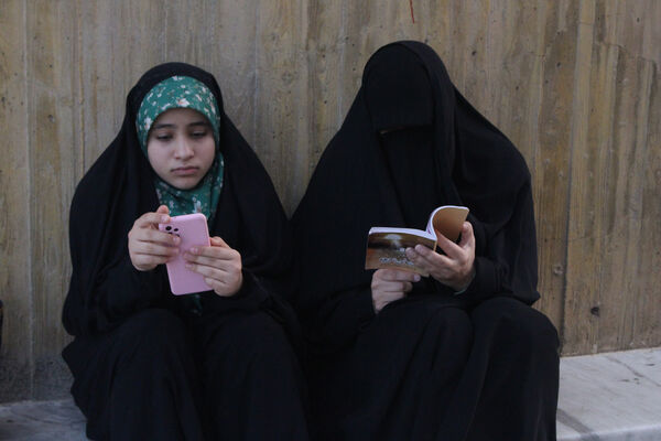 زمزمه عاشقانه دعای عرفه در یادمان 14 شهید گمنام کوه خضر نبی(ع)