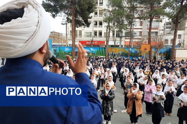 جشن ولادت حضرت قائم(عج) در مدرسه17 شهریور 