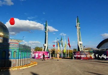 بازدید از نمایشگاه دستاوردهای وزارت دفاع و دومین کنگره ملی 15000 شهید فارس در نمایشگاه بین المللی 