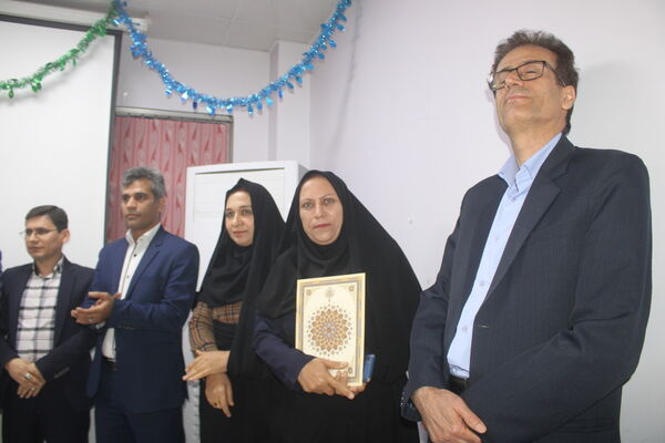  همایش تجلیل از دانش‌آموزان برگزیده مسابقات نانو فناوری، آزمایشگاه و ادبیات استان بوشهر