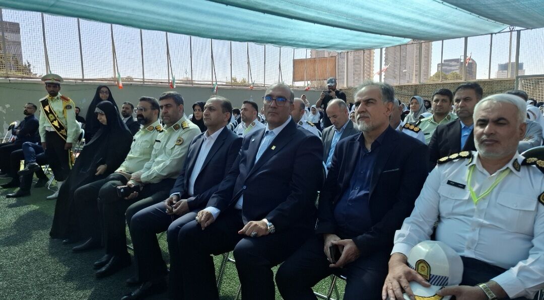 آغاز سال تحصیلی با نواخته‌شدن زنگ مهر در دبستان دخترانه رازی