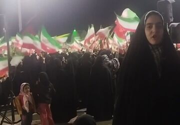 مراسم بزرگداشت اربعین رهبر شهید امت و دانش‌آموزان شهید میناب در مهریز 