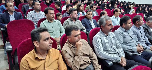 برگزاری جشن سپاس معلم در پلدختر و قدردانی از معلمان برتر