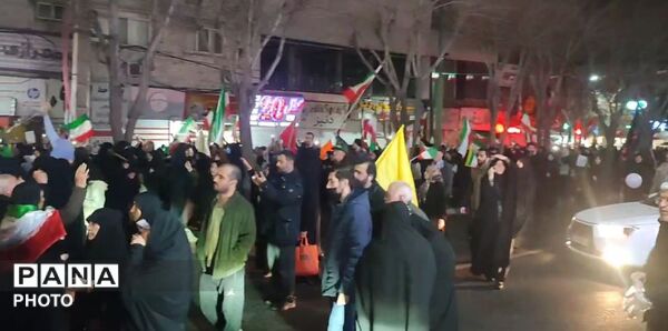 بیست‌وچهارمین موج مردم فردیس در راهپیمایی تجدید بیعت با رهبر انقلاب