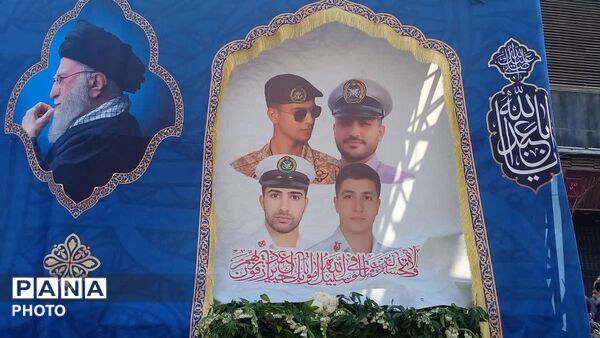 تشیع شهدای ناوشکن دنا و شهید لاریجانی در تهران