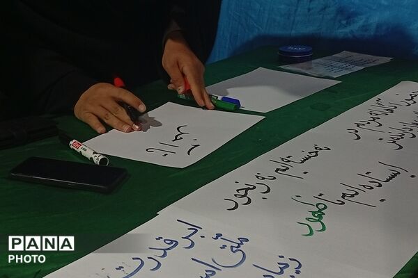 مردم بن میدان حماسه را خالی نمی‌کنند 