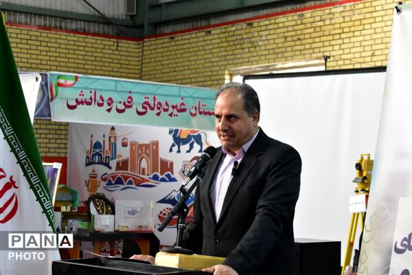 هنرستان‌های ناحیه دو تبریز روی صحنه