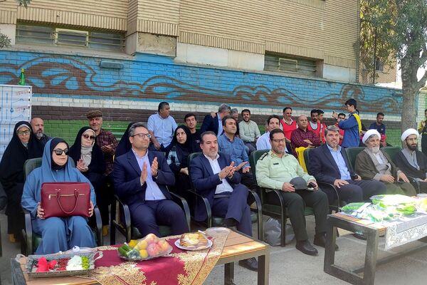 برگزاری مراسم افتتاحیه زمین چمن مصنوعی در دبیرستان شاهد علامه طباطبایی ناحیه دو شهرری 