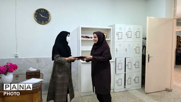 دبیرستان فاطمه‌الزهرا میزبان آیین خاطره‌سازان
