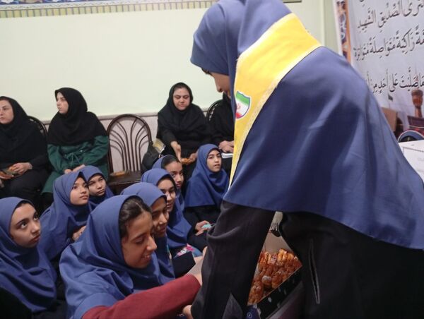 جشن نیمه‌شعبان در دبیرستان دکتر جواد حداد۲ ناحیه پنج مشهد