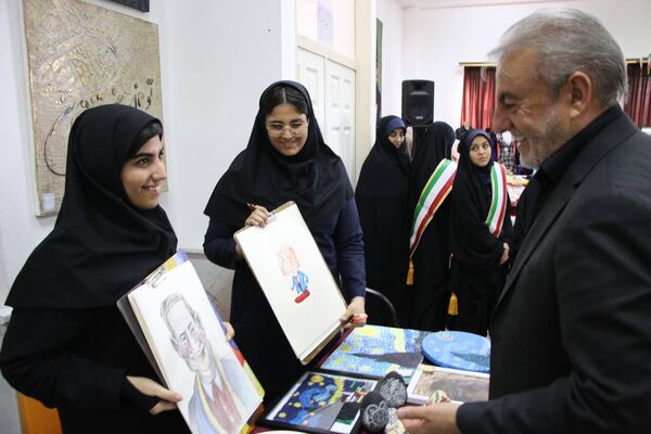 همایش «یاوران انقلاب» پیشتازان هنرستان شهریار تبریز