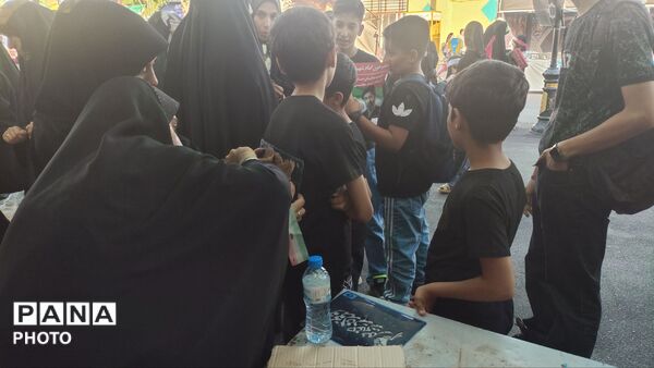 «باید برخاست» در اراک طنین‌انداز شد؛ پیام حماسه رهبر شهید به نسل نوجوان رسید