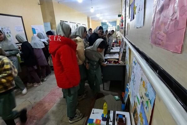 برگزاری نمایشگاه خلاقیت و نوآوری در دبستان پروین اعتصامی