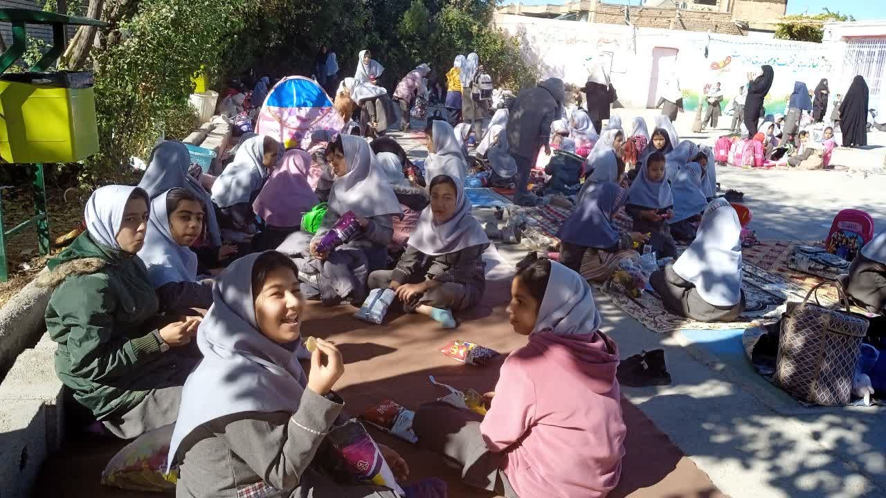 سیزده آبان در قاب مدرسه 