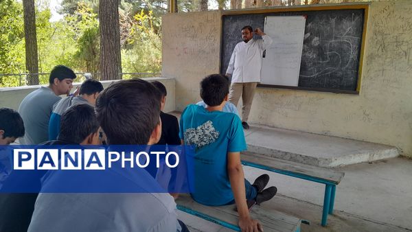 کلاس حل مسئله و اتاق فکر برای دانش آموزان متوسطه اول و دوم 