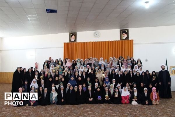 محفل نویسنده کتاب «فرمانده سری» در یزد