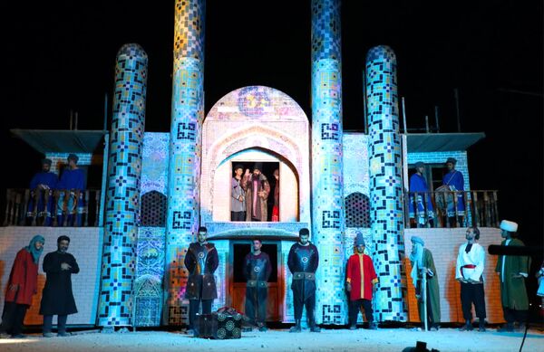 نمایش بزرگ بومی میدانی «سرزمین خورشید» در خراسان شمالی 
