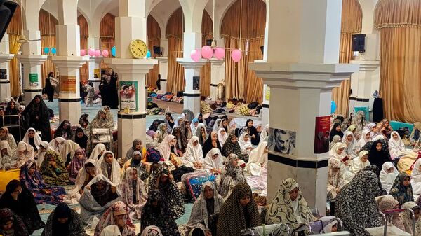 بازدید مسئولان از معتکفین دختر در محل مسجد جامعه شهرستان خلیل آباد
