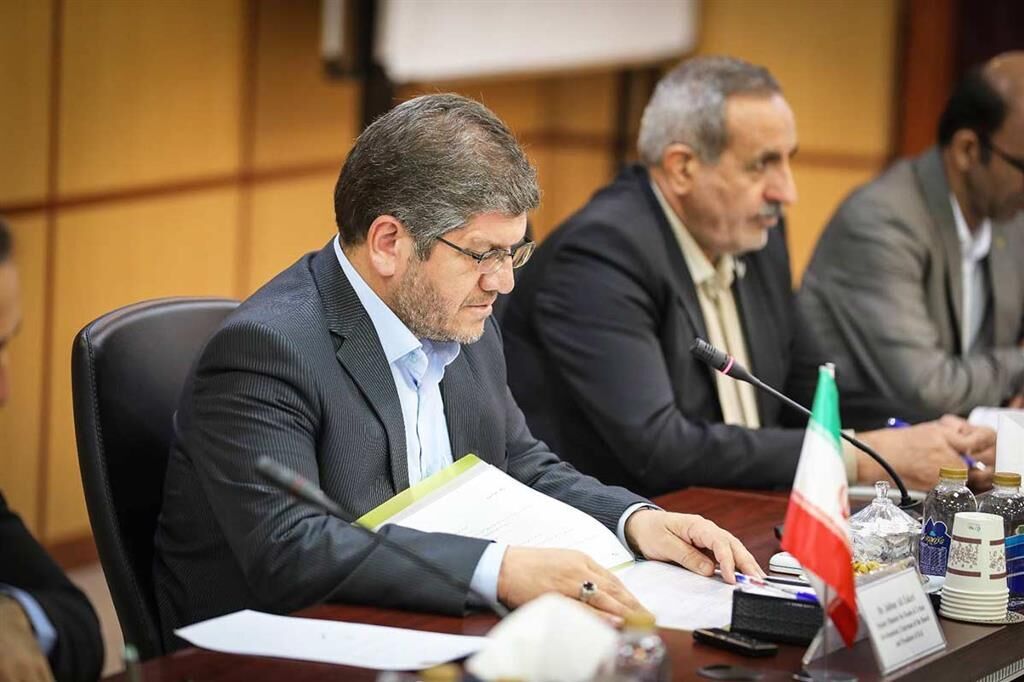 اضافه شدن ۱۰۰ دستگاه واگن مخزن‌دار برای ترانزیت بارهای نفتی/ظرفیت شبکه ریلی برای خدمات رسانی به زائران اربعین ۱۵ درصد نسبت به پارسال افزایش یافته است