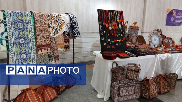 نمایشگاه صنایع‌دستی و سوغات شب یلدا در شهرستان محلات 