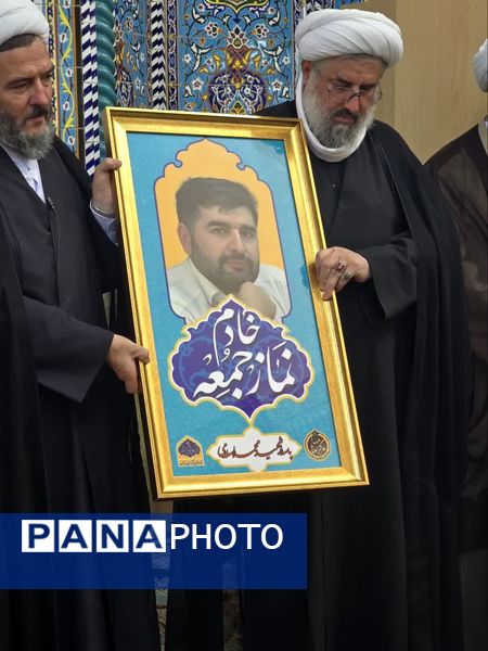 تقدیر از خانواده شهید اسلامی در سالروز اقامه اولین نماز جمعه پس از انقلاب