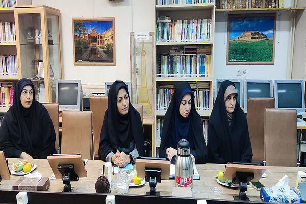 اولین نشست هیات امنای پژوهش سرای خواجه نصیرالدین طوسی و تقدیر از دانش‌آموزان نخبه پژوهشی