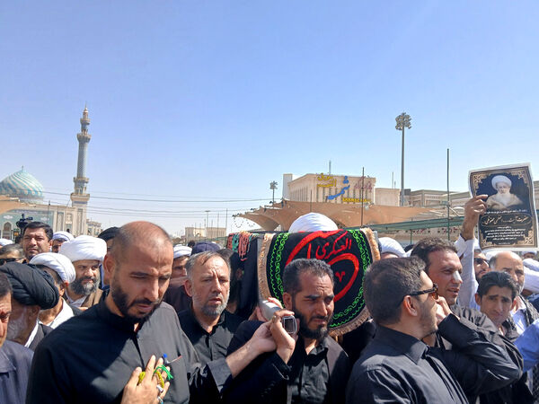 مراسم تشیع آیت الله محفوظی در قم