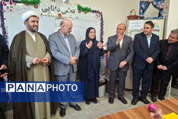 مدرسه خیری حسینی‌راد با چمن مصنوعی و پنل خورشیدی گشایش یافت