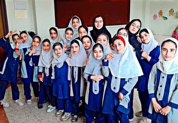 شادی در مدرسه نیایش، برای روز دختر