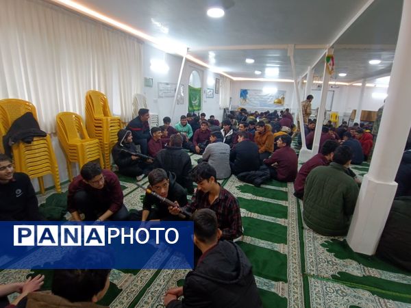 کلاس عملی  آمادگی دفاعی در دبیرستان نمونه آیت الله خامنه ای 