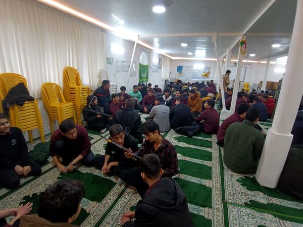 کلاس عملی  آمادگی دفاعی در دبیرستان نمونه آیت الله خامنه ای 