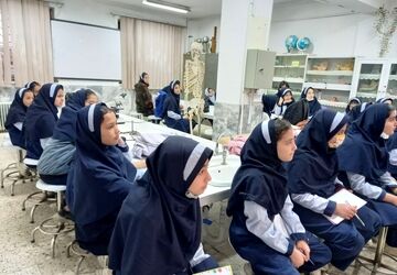 بازدید دانش آموزان دبستان ناهید نخودی از پژوهشرای نیشابور