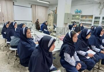 بازدید دانش آموزان دبستان ناهید نخودی از پژوهشرای نیشابور