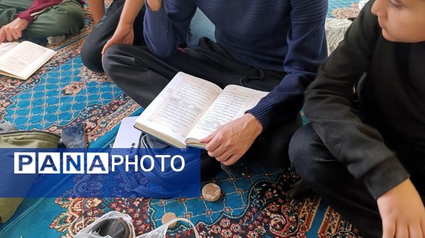 محفل انس با قرآن کریم معتکفین مسجد جامع نیشابور