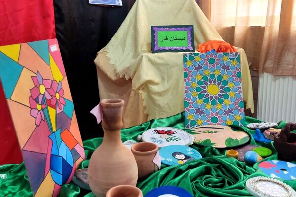 افتتاحیه جشنواره فرهنگی هنری ماها در دبستان قدر بهارستان۲