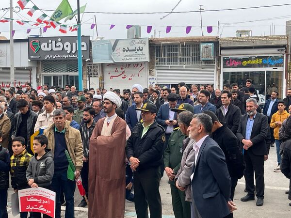 حضور پرشور فرهنگیان، دانش‌آموزان و اقشار مختلف مردم در راهپیمایی ۲۲بهمن