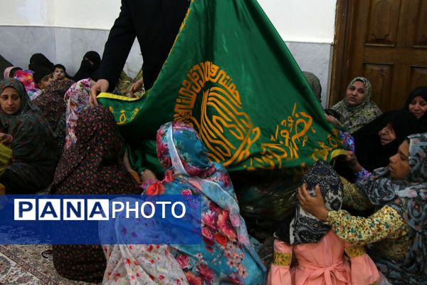 دل‌‌‌های مردمان بندرخمیر در دهه کرامت به حرم رضوی پر کشید