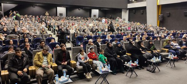 جشن پرنشاط «شکوه مادری، مهر پدری» در فرهنگسرای معلم شهرستان رباط کریم
