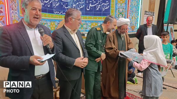 تجمع فرهنگیان و دانش‌آموزان ملکان در یادبود شهدای جنگ‌ تحمیلی سوم 