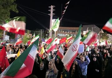 حماسه آفرینی مردم رجایی شهر در صد و یکمین شب از ایستادگی در سنگر خیابان 