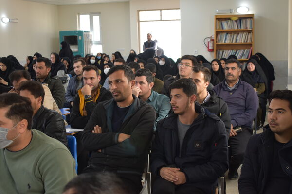 نشست بصیرتی فرهنگیان منطقه نوخندان با سخنرانی فرمانده سپاه درگز 