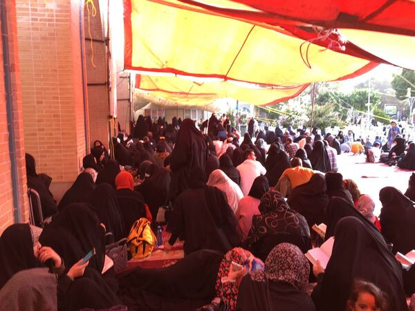 برپایی مراسم دعای عرفه در گلستان شهدای اصفهان