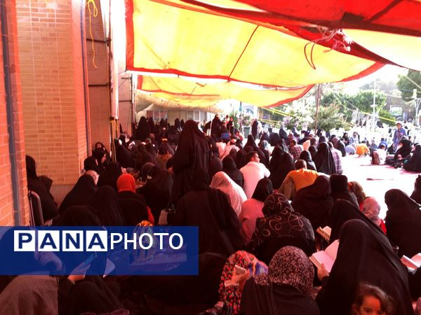 برپایی مراسم دعای عرفه در گلستان شهدای اصفهان