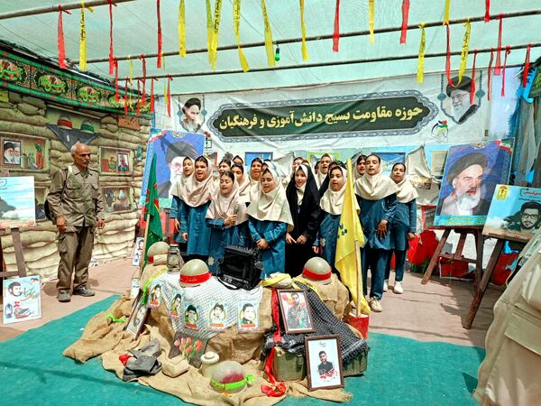 بازدید دانش آموزان دبستان سمیه از کنگره ملی شهید مدرس