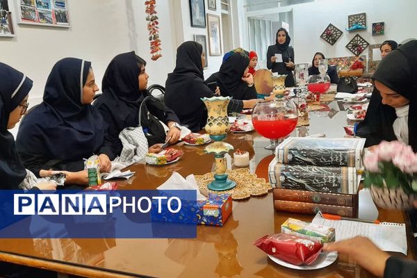 برپایی نشست ادبی به مناسبت بزرگداشت روز معلم و سعدی شیرازی