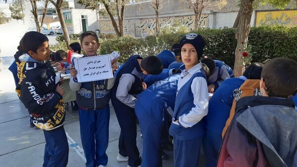  انتخابات شورای دانش آموزی در مدرسه فرهنگ شهیدان تهامی خلیل آباد