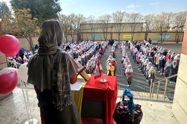 جشن میلاد حضرت فاطمه زهرا (س) در مدارس کهریزک 
