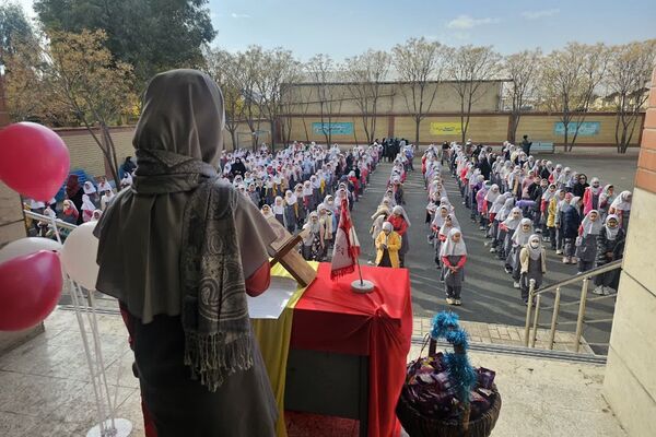 جشن میلاد حضرت فاطمه زهرا (س) در مدارس کهریزک 